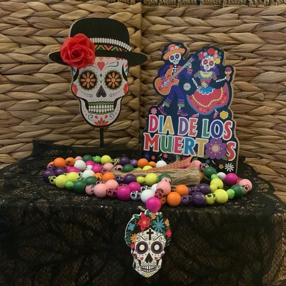 💀 Set of Three - Dia De Los Muertos Decor - Picture 1 of 7